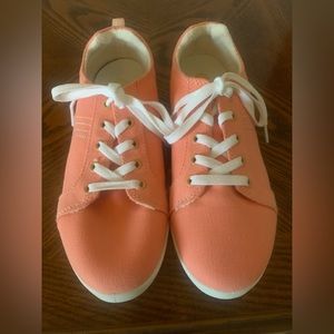 Vionic Beach Shoes New without tags